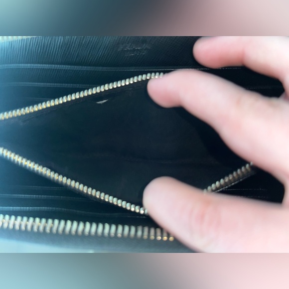 AUTHENTIC Pre-Owned Prada Large Saffiano Leather Wallet - Picture 9 of 13